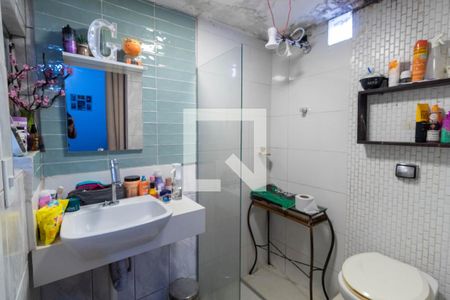 Casa à venda com 158m², 3 quartos e 2 vagas Casa à venda com 158m², 3 quartos e 2 vagasBanheiro da Suíte