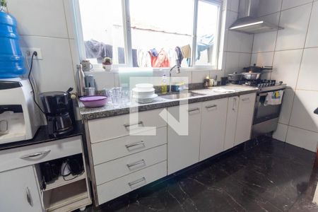 Casa à venda com 158m², 3 quartos e 2 vagas Casa à venda com 158m², 3 quartos e 2 vagasCozinha