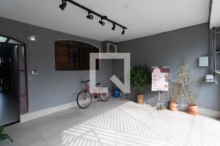 Casa à venda com 158m², 3 quartos e 2 vagas Casa à venda com 158m², 3 quartos e 2 vagasGaragem