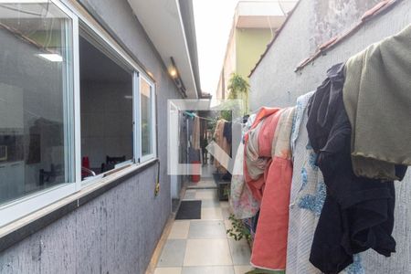 Casa à venda com 158m², 3 quartos e 2 vagas Casa à venda com 158m², 3 quartos e 2 vagasCorredor