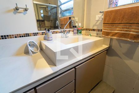 Casa à venda com 158m², 3 quartos e 2 vagas Casa à venda com 158m², 3 quartos e 2 vagasBanheiro 2