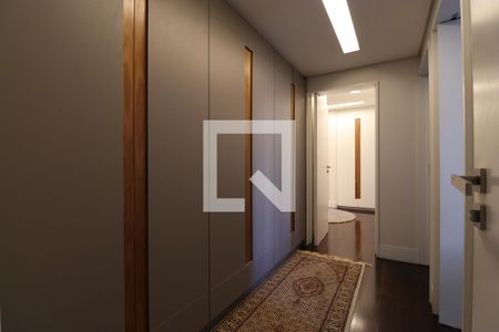 Apartamento à venda com 189m², 3 quartos e 4 vagasCorredor