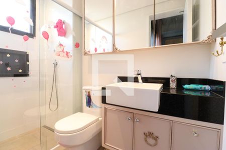 Apartamento à venda com 189m², 3 quartos e 4 vagasBanheiro da Suíte 2