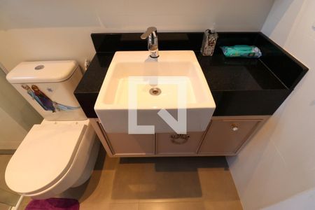 Apartamento à venda com 189m², 3 quartos e 4 vagasBanheiro da Suíte 2