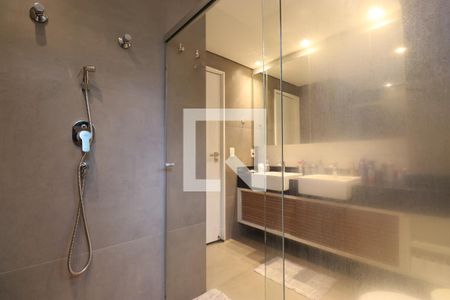 Apartamento à venda com 189m², 3 quartos e 4 vagasBanheiro da Suíte 1