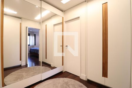 Apartamento à venda com 189m², 3 quartos e 4 vagasCloset