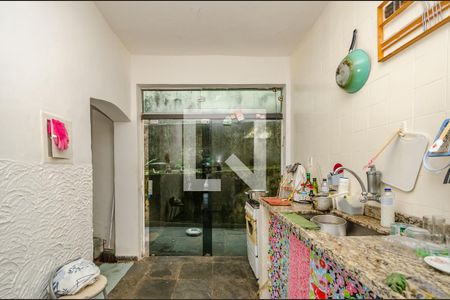 Casa à venda com 240m², 3 quartos e 13 vagas Casa à venda com 240m², 3 quartos e 13 vagasCozinha
