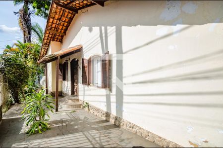 Casa à venda com 240m², 3 quartos e 13 vagas Casa à venda com 240m², 3 quartos e 13 vagasÁrea comum
