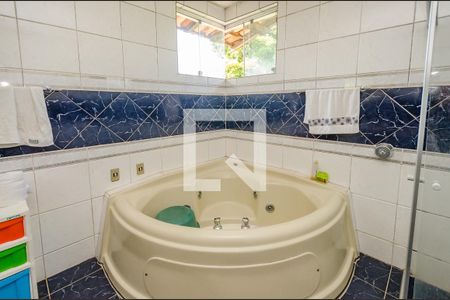 Casa à venda com 240m², 3 quartos e 13 vagas Casa à venda com 240m², 3 quartos e 13 vagasBanheiro Quarto