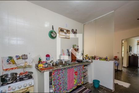 Casa à venda com 240m², 3 quartos e 13 vagas Casa à venda com 240m², 3 quartos e 13 vagasCozinha