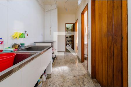 Casa à venda com 400m², 4 quartos e 4 vagas Casa à venda com 400m², 4 quartos e 4 vagasÁrea de serviço