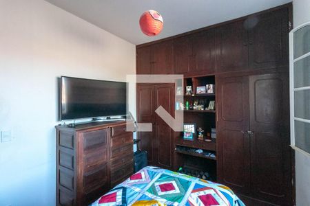 Casa à venda com 360m², 3 quartos e 2 vagas Casa à venda com 360m², 3 quartos e 2 vagasQuarto