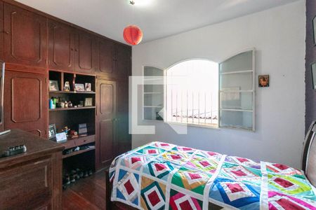 Casa à venda com 360m², 3 quartos e 2 vagas Casa à venda com 360m², 3 quartos e 2 vagasQuarto