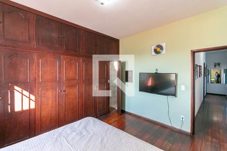 Casa à venda com 360m², 3 quartos e 2 vagas Casa à venda com 360m², 3 quartos e 2 vagasQuarto