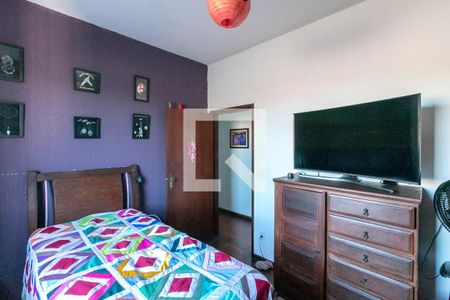 Casa à venda com 360m², 3 quartos e 2 vagas Casa à venda com 360m², 3 quartos e 2 vagasQuarto