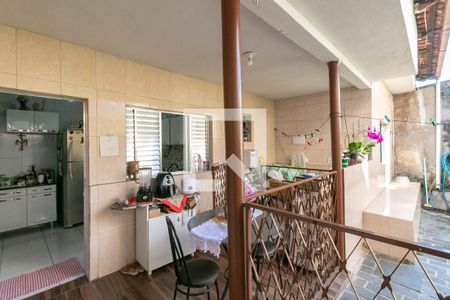 Casa à venda com 360m², 3 quartos e 2 vagas Casa à venda com 360m², 3 quartos e 2 vagasArea de servico