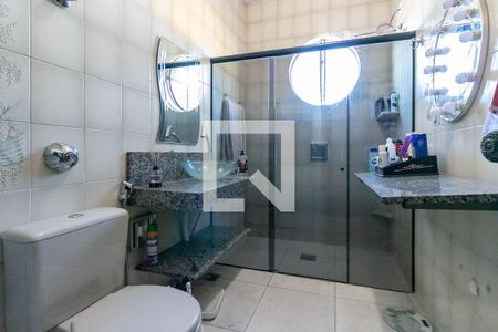 Casa à venda com 360m², 3 quartos e 2 vagas Casa à venda com 360m², 3 quartos e 2 vagasBanheiro