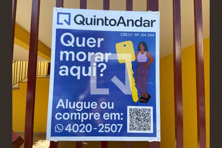 Casa à venda com 320m², 2 quartos e 2 vagas Casa à venda com 320m², 2 quartos e 2 vagasFachada