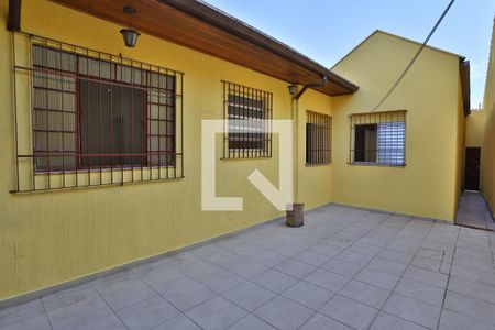 Casa à venda com 320m², 2 quartos e 2 vagas Casa à venda com 320m², 2 quartos e 2 vagasQuintal