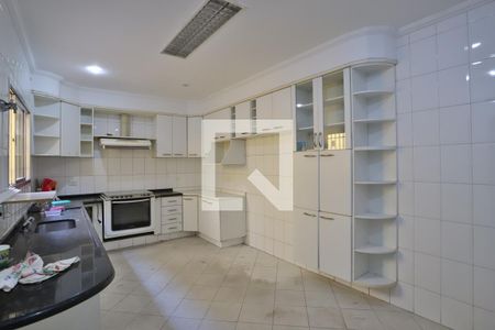 Casa à venda com 320m², 2 quartos e 2 vagas Casa à venda com 320m², 2 quartos e 2 vagasCozinha