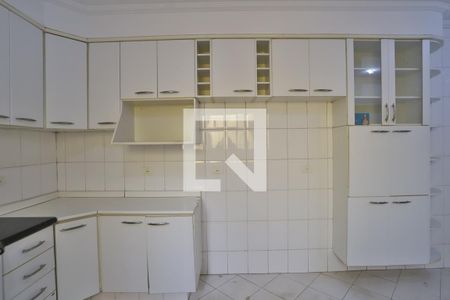 Casa à venda com 320m², 2 quartos e 2 vagas Casa à venda com 320m², 2 quartos e 2 vagasCozinha