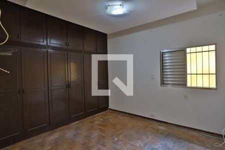 Casa à venda com 320m², 2 quartos e 2 vagas Casa à venda com 320m², 2 quartos e 2 vagasQuarto 3