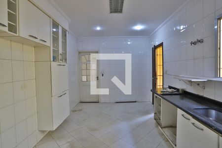 Casa à venda com 320m², 2 quartos e 2 vagas Casa à venda com 320m², 2 quartos e 2 vagasCozinha