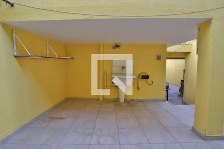 Casa à venda com 320m², 2 quartos e 2 vagas Casa à venda com 320m², 2 quartos e 2 vagasLavanderia