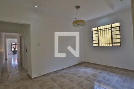 Casa à venda com 320m², 2 quartos e 2 vagas Casa à venda com 320m², 2 quartos e 2 vagasCopa