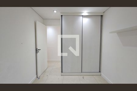 Quarto 1 de apartamento para alugar com 2 quartos, 45m² em Jardim Sabará, São Paulo