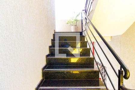 Apartamento à venda com 30m², 2 quartos e 1 vaga Apartamento à venda com 30m², 2 quartos e 1 vagaEscada