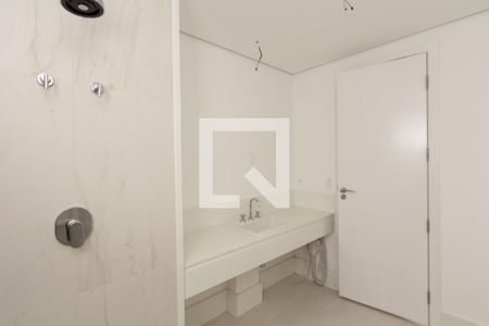 Apartamento à venda com 375m², 4 quartos e 4 vagas Apartamento à venda com 375m², 4 quartos e 4 vagasBanheiro 2 da Suíte 4