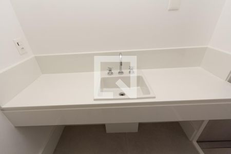 Apartamento à venda com 373m², 4 quartos e 4 vagas Apartamento à venda com 373m², 4 quartos e 4 vagasBanheiro da Suíte 1