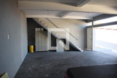 Casa à venda com 330m², 4 quartos e 6 vagasGaragem