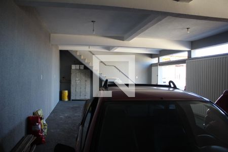 Casa à venda com 330m², 4 quartos e 6 vagasGaragem