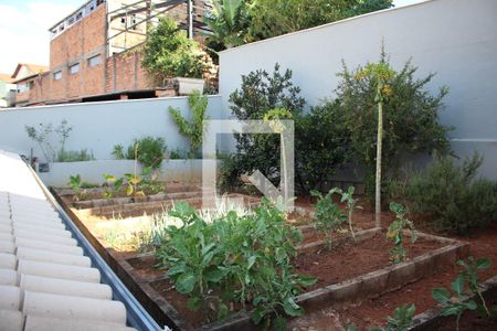 Casa à venda com 330m², 4 quartos e 6 vagasQuintal