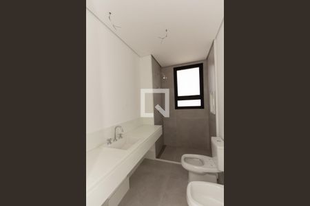 Apartamento à venda com 374m², 5 quartos e 4 vagasBanheiro da Suíte 3