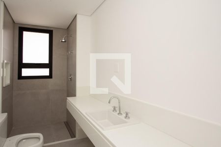 Apartamento à venda com 374m², 5 quartos e 4 vagasBanheiro da Suíte 2