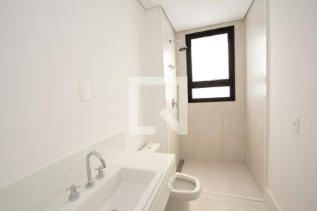 Apartamento à venda com 375m², 4 quartos e 4 vagas Apartamento à venda com 375m², 4 quartos e 4 vagasBanheiro da Suíte 4