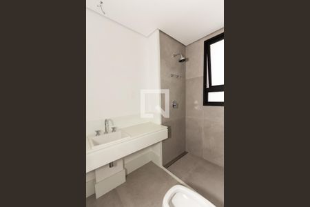 Apartamento à venda com 375m², 4 quartos e 4 vagas Apartamento à venda com 375m², 4 quartos e 4 vagasBanheiro da Suíte 1