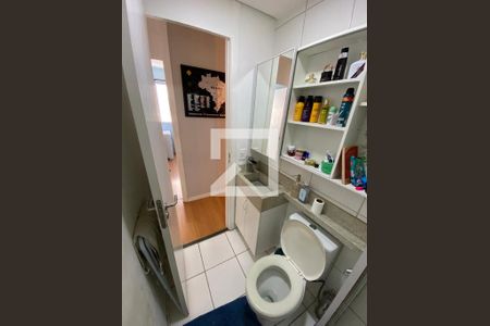 Apartamento à venda com 60m², 3 quartos e 1 vaga Apartamento à venda com 60m², 3 quartos e 1 vagaBanheiro