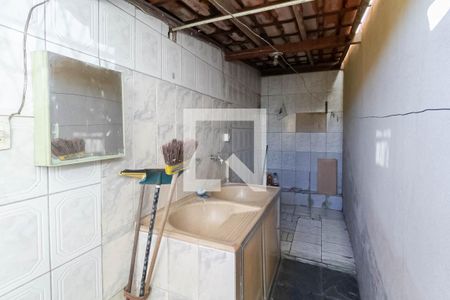 Casa à venda com 360m², 3 quartos e 2 vagasCasa 1 - Área de serviço