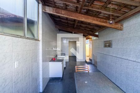 Casa à venda com 360m², 3 quartos e 2 vagasCasa 1 - Cozinha