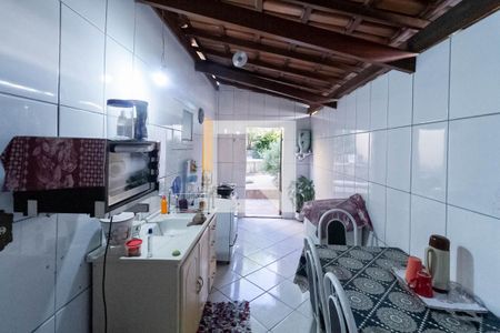 Casa à venda com 360m², 3 quartos e 2 vagasCasa 2 - Cozinha e Área de serviço