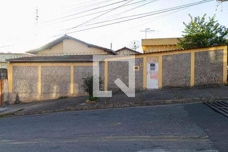 Casa à venda com 360m², 3 quartos e 2 vagasFachada