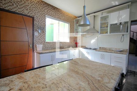 Casa à venda com 330m², 5 quartos e 4 vagasCozinha