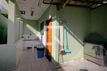 Casa à venda com 330m², 5 quartos e 4 vagasVaranda – Serviço