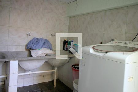 Casa à venda com 330m², 5 quartos e 4 vagasLavanderia