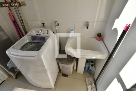 Casa de condomínio à venda com 120m², 3 quartos e 2 vagasÁrea de Serviço