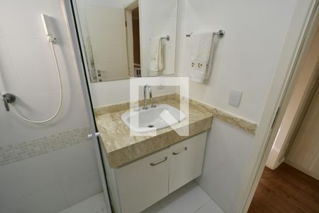 Casa de condomínio à venda com 120m², 3 quartos e 2 vagasBanheiro